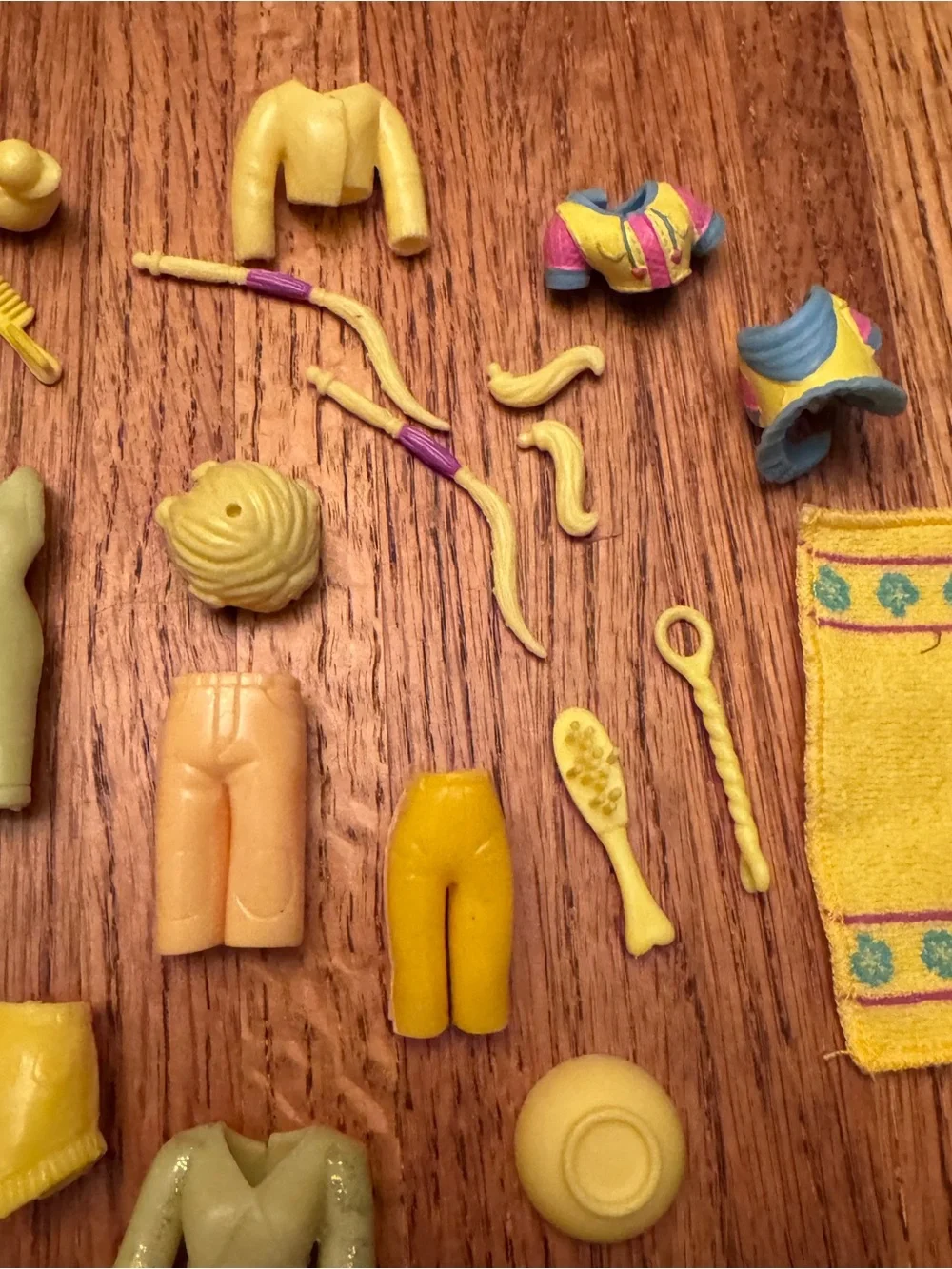 Vintage Y2K Fashion Polly Pocket Rubber Clothes & Accessories Lot Mixed Outfits